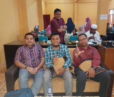 Narasumber Riswan Effendi PhD bersama Panitia dan Peserta